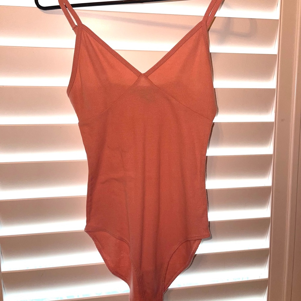 ✨Lightly Worn Peach Bodysuit✨